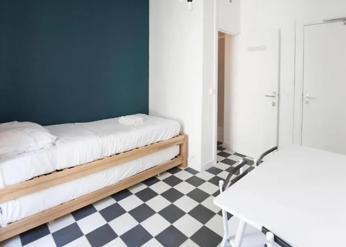 Mit Badezimmer By Interhome * Paříž